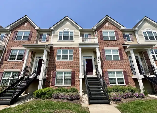 Property at 1464 Lake Ridge Ct Unit 1464, Mundelein, IL, 60060, 3 beds, 2.5 baths, [object Object]