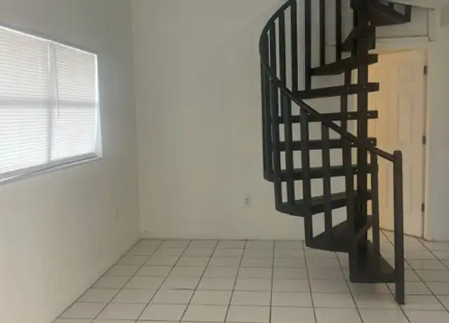 Property at 2134 Bradford St #407, Clearwater, FL, 33760, 2 beds, 1 bath, [object Object]