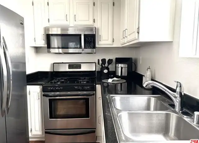 Property at 2030 Ocean Park Blvd, Santa Monica, CA, 90405, 2 beds, 1 bath, [object Object]