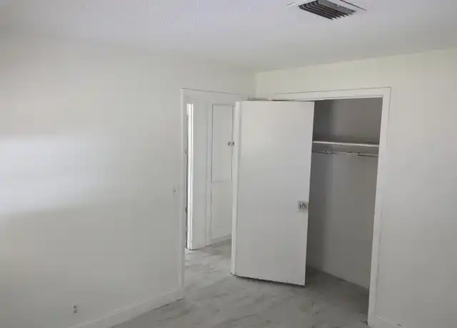 Property at 1511 S Palm Ave, Palatka, FL, 32177, 3 beds, 1.5 baths, [object Object]