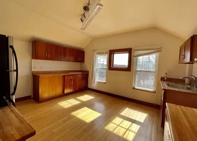 Property at 17 Suffolk St Unit 3, Chelsea, MA, 02150, 3 beds, 1 bath, [object Object]