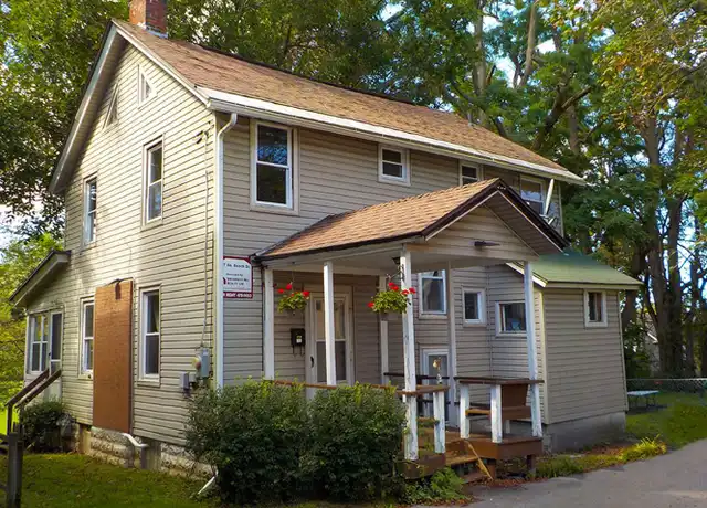 Property at 507 S Beech St, Syracuse, NY, 13210, 3 beds, 1 bath, [object Object]