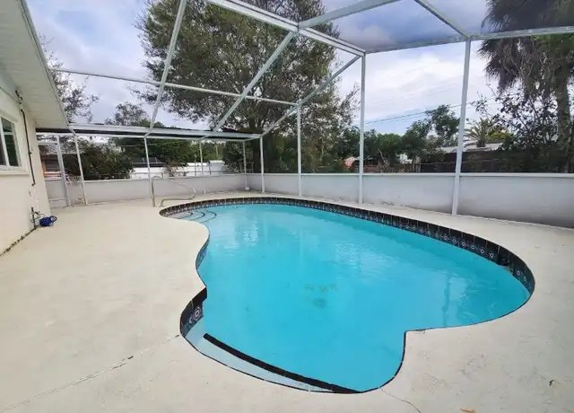 Property at 820 Pineland Ave, Venice, FL, 34285, 5 beds, 2 baths, [object Object]