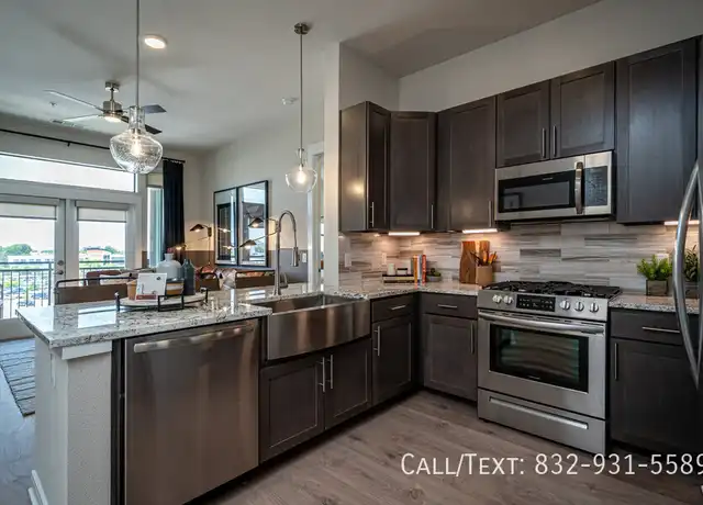 Property at 3776 Center St Unit 27SLH2, Houston, TX, 77007, 2 beds, 2 baths, [object Object]