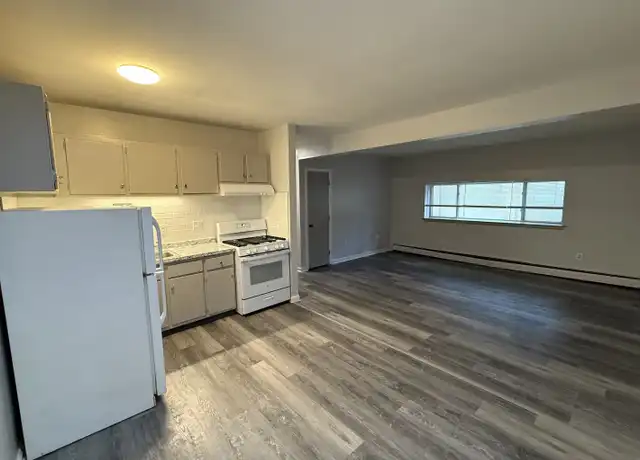 Property at 41 Washington St Unit B4, Bristol, CT, 06010, 2 beds, 1 bath, [object Object]