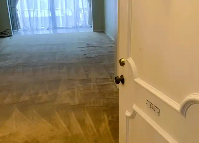 Property at 5050 Ambassador Way #305, Houston, TX, 77056, 1 bed, 1 bath, [object Object]