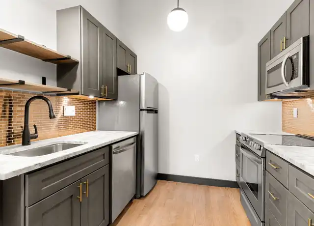 Property at 4 Washington St Unit 201, Haverhill, MA, 01832, 1 bed, 1 bath, [object Object]