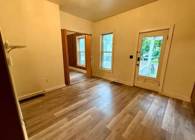 Property at 702 Jackson St Unit 2, Wausau, WI, 54403, 1 bed, 1 bath, [object Object]