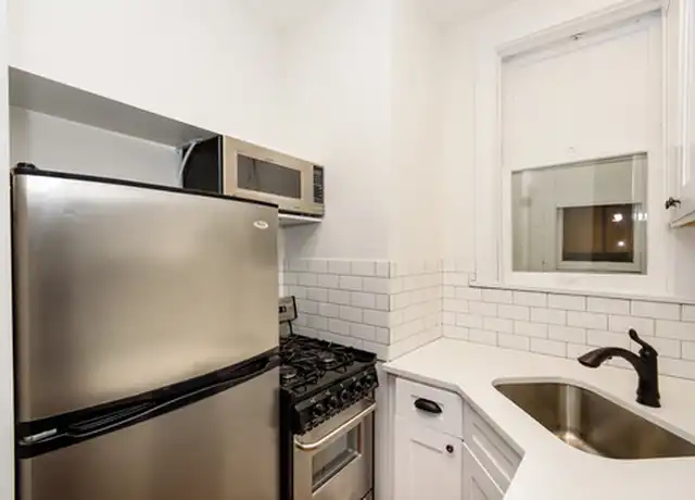 Property at 1010 W Altgeld St Unit 8, Chicago, IL, 60614, 2 beds, 1 bath, [object Object]