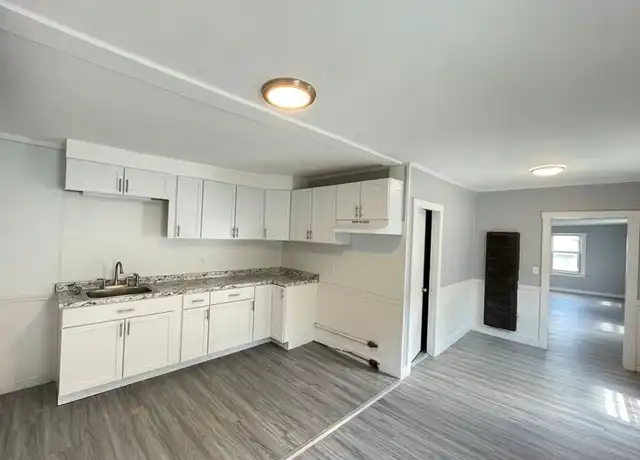 Property at 9 Patten Ct Unit 3, Nashua, NH, 03060, 3 beds, 1.5 baths, [object Object]