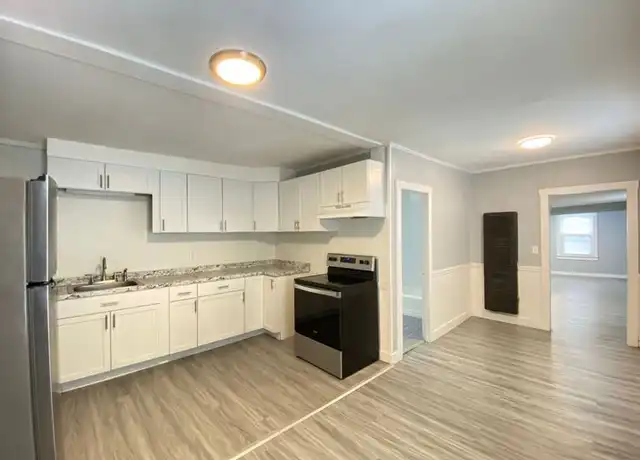 Property at 9 Patten Ct Unit 3, Nashua, NH, 03060, 3 beds, 1.5 baths, [object Object]