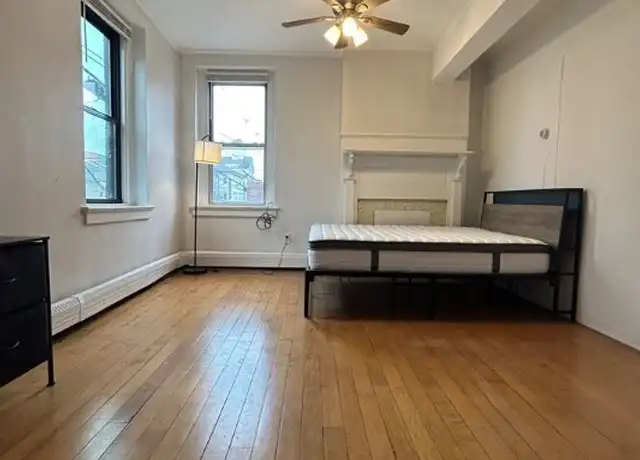 Property at 374 Thames St, Newport, RI, 02840, 4 beds, 1 bath, [object Object]