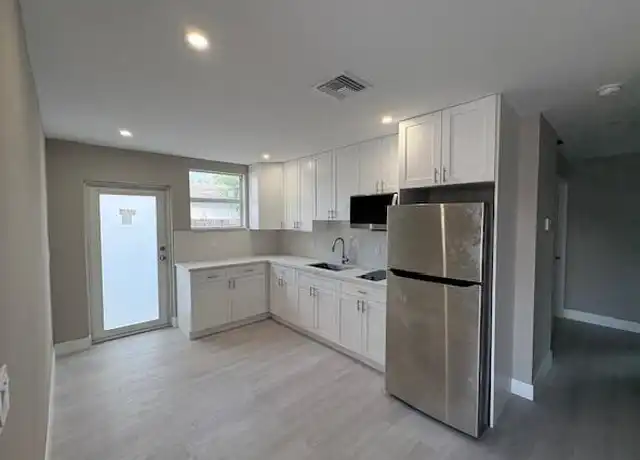 Property at 5580 Honeysuckle Dr Unit 1st Floor, West Palm Beach, FL, 33415, 2 beds, 1 bath, [object Object]