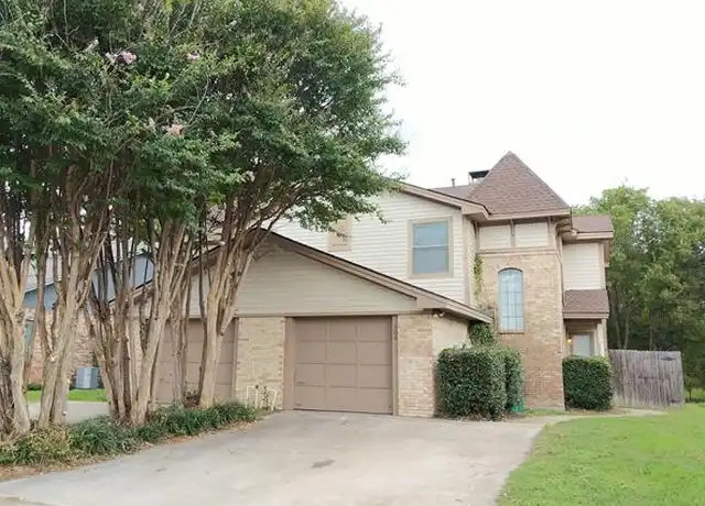 Property at 300 Benjamin St, Denton, TX, 76207, 2 beds, 2.5 baths, [object Object]