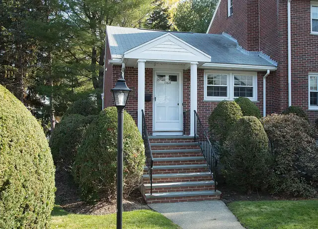 Photo of 1700 Wedgewood Cmn, Concord, MA 01742