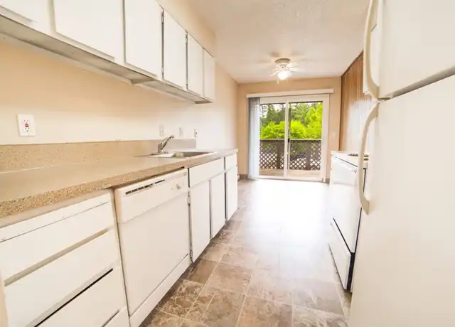 Property at 6301 SW Palatine St Unit 306-B17, Portland, OR, 97219, 1 bed, 1 bath, [object Object]