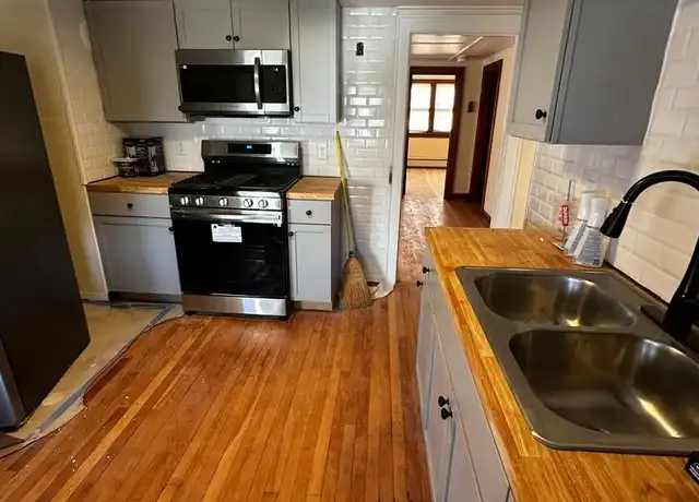 Property at 44 Drew St Apt 2, Burlington, VT, 05401, 3 beds, 1 bath, [object Object]