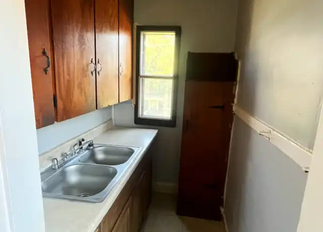 Property at 305 14th St unit LF Lower, Buffalo, NY, 3 beds, 1 bath, [object Object]