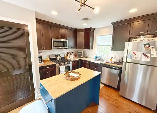 Property at 27 Phoenix Ave Unit 2, Morristown, NJ, 07960, 2 beds, 2.5 baths, [object Object]