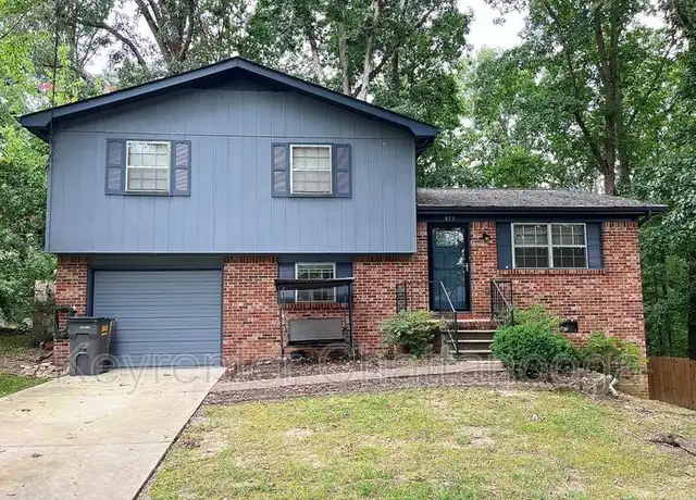 Property at 973 Shadow Ln, Hixson, TN, 37343, 3 beds, 2 baths, [object Object]