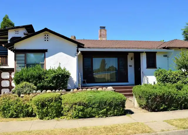 Property at 1106 N Court St, Redding, CA, 96001, 3 beds, 1 bath, [object Object]