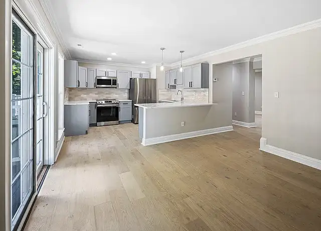 Photo of 255 Weaver St, Greenwich, CT 06831