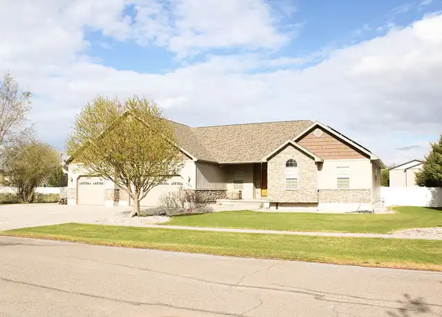 Property at 561 Twisted Willow Rd, Rexburg, ID, 83440, 5 beds, 3 baths, [object Object]