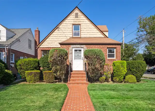 Property at 701 Premier Blvd, New Hyde Park, NY, 11040, 4 beds, 2 baths, [object Object]