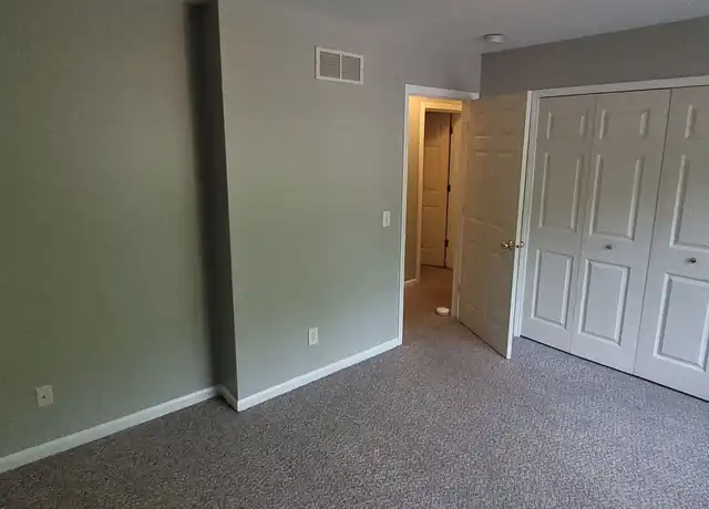 Property at 210 Brookridge Ct, Ann Arbor, MI, 48103, 4 beds, 2 baths, [object Object]