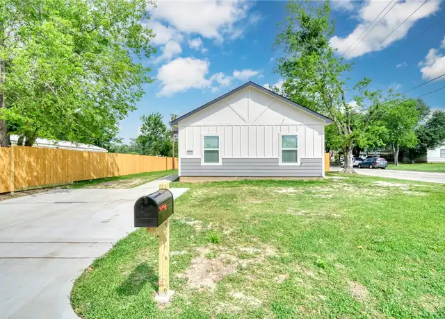 Property at 1601 W 17th St, Bryan, TX, 77803, 3 beds, 2 baths, [object Object]