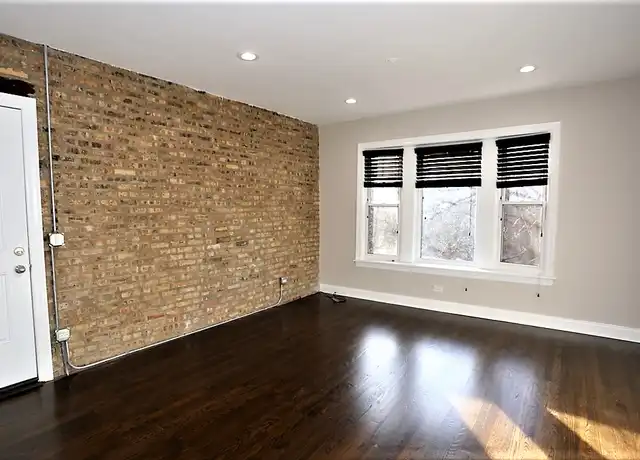 Property at 1634 W Roscoe St Unit 3W, Chicago, IL, 60657, 2 beds, 1 bath, [object Object]