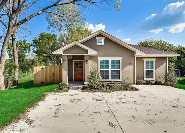 Property at 1605 W 13th Ave, Corsicana, TX, 75110, 4 beds, 2 baths, [object Object]