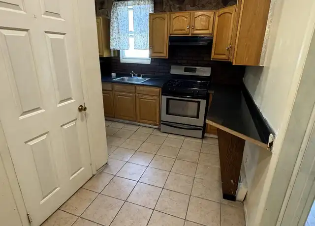 Property at 501 Martin Luther King Dr Unit 2, Jersey City, NJ, 07304, 3 beds, 1 bath, [object Object]