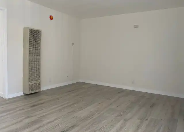 Property at 8712 Parthenia Pl Apt 13, North Hills, CA, 91343, 1 bed, 1 bath, [object Object]