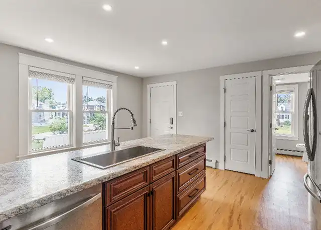 Property at 200 Brock St Unit 2, Manchester, NH, 03102, 3 beds, 2 baths, [object Object]