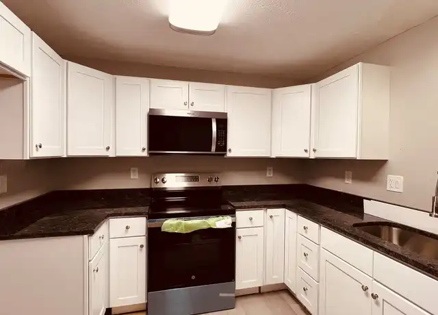Property at 144 Yorkshire St Unit 2, Providence, RI, 02908, 2 beds, 2 baths, [object Object]
