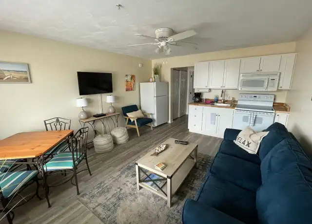 Property at 7246 Wrightsville Ave #111, Wilmington, NC, 28403, 1 bed, 1 bath, [object Object]