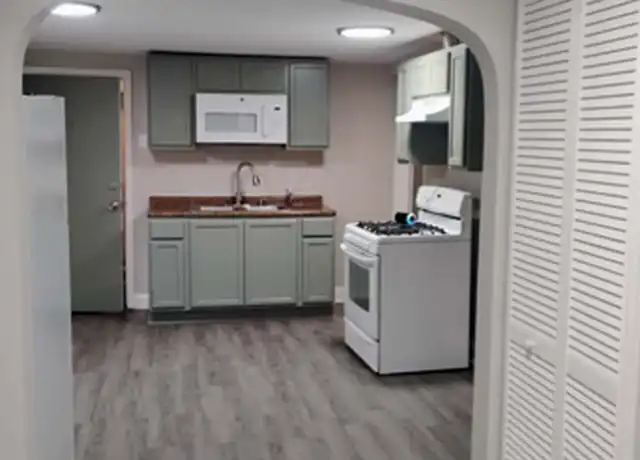 Property at 3215 S Throop St Unit 1R, Chicago, IL, 60608, 2 beds, 1 bath, [object Object]