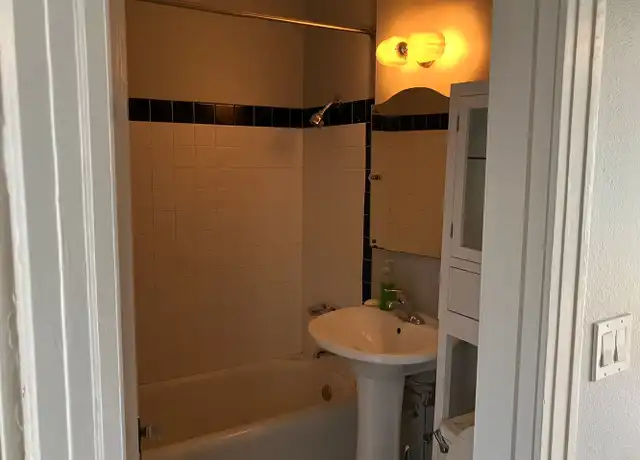 Property at 1620 N 45th St Unit 206, Seattle, WA, 98103, 1 bed, 1 bath, [object Object]
