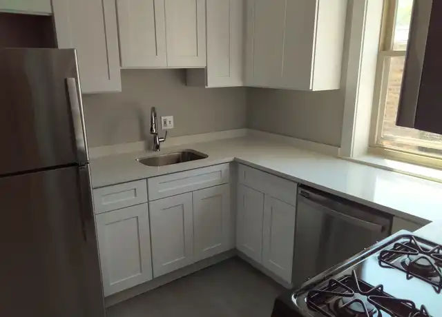 Property at 2449 W Ardmore Ave Unit 1, Chicago, IL, 60659, 2 beds, 1 bath, [object Object]