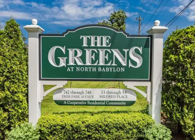 Property at 742 Deer Park Ave Unit 8A, North Babylon, NY, 11703, 1 bed, 1 bath, [object Object]