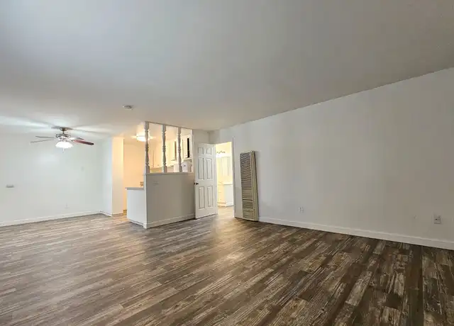 Property at 1121 E Washington Ave Unit 10, El Cajon, CA, 92019, 1 bed, 1 bath, [object Object]