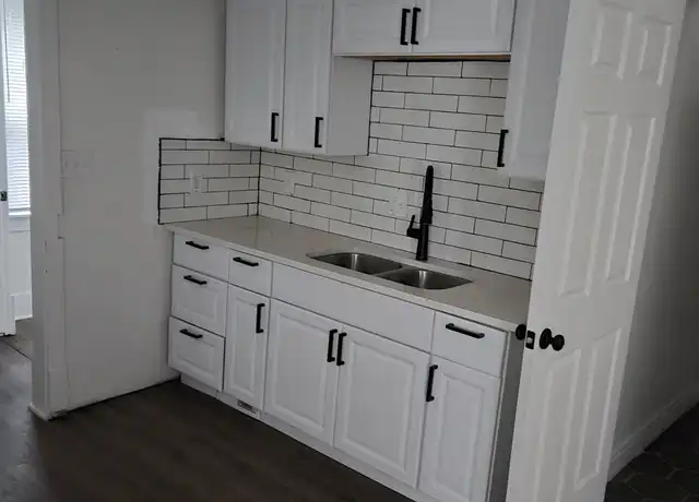 Property at 2641 N 39th St Unit 2, Milwaukee, WI, 53210, 2 beds, 1 bath, [object Object]