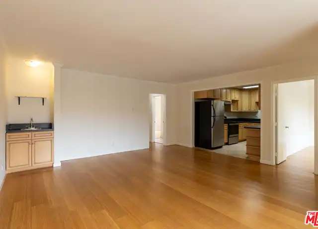Property at 1033 6th St Apt 306, Santa Monica, CA, 90403, 3 beds, 2 baths, [object Object]