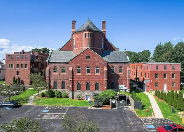 Property at Moore Street Apartments - 159 Moore St, Lowell, MA, 01852, 3 beds, 1 bath, [object Object]