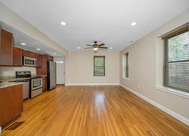 Photo of 159 Moore St, Lowell, MA 01852