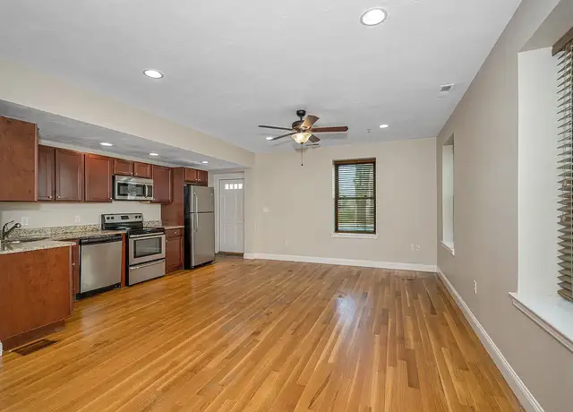 Photo of 159 Moore St, Lowell, MA 01852