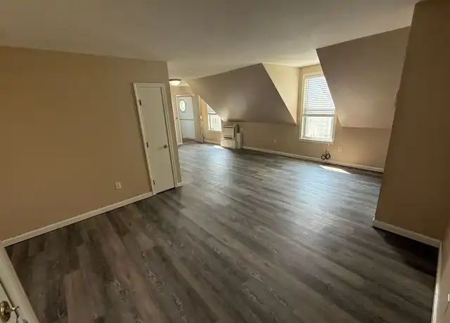 Property at 435 Dubuque St Unit 435-3 Dubuque, Manchester, NH, 03102, 2 beds, 1 bath, [object Object]