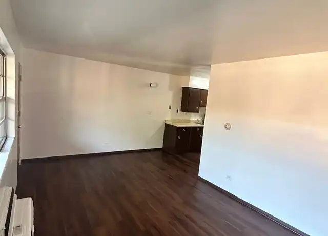 Property at 6951 Stanley Ave Unit 10, Berwyn, IL, 60402, 1 bed, 1 bath, [object Object]