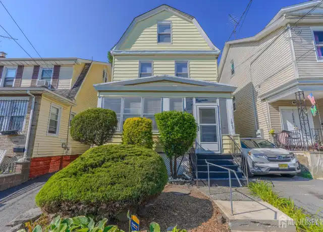Property at 1043 18th Ave, Newark, NJ, 07106, 3 beds, 1.5 baths, [object Object]